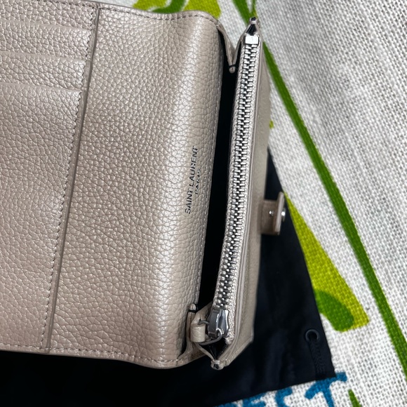 Saint Laurent Bi-fold leather wallet - Picture 10 of 15